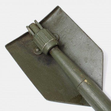 M-1943 Folding shovel