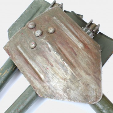 US M-1943 folding shovel