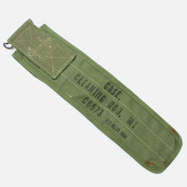Pouch for cleaning kit
