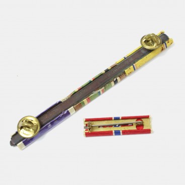 Ribbons and Crest Lot