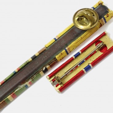 Lot Ribbons et Crest