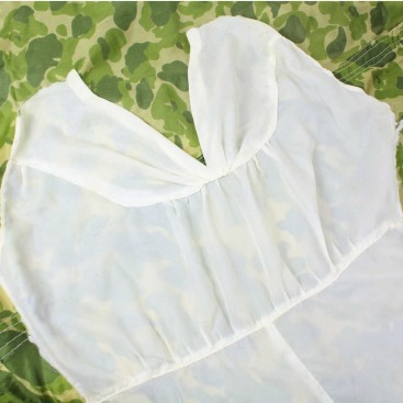 Robe de nuit en voilure blanche