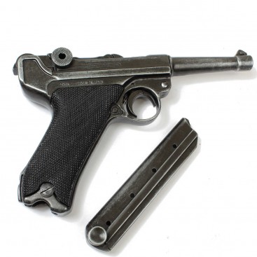 Luger P08 - Bakelite Handles