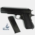 Colt 1911 A1, Black grips